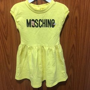 Yellow moschino test
